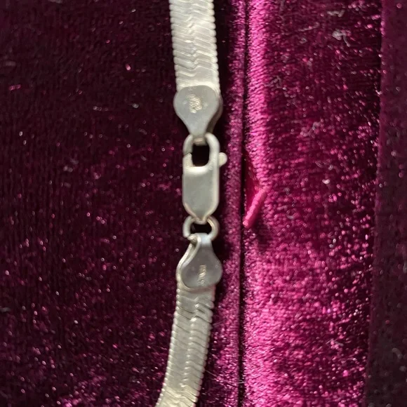 Sterling Silver 925 Italy Herringbone 1/4 wide 18 long necklace. - Picture 3 of 3